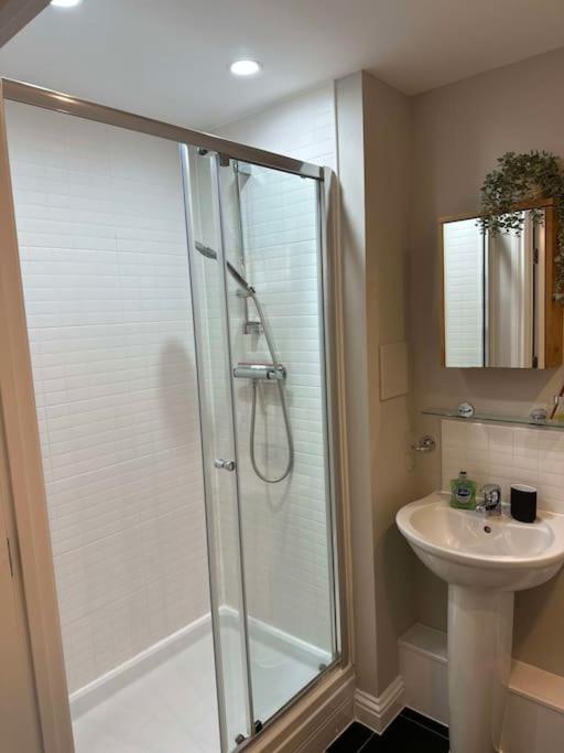 Cute Apartment Next To Colindale Station Edgware Extérieur photo