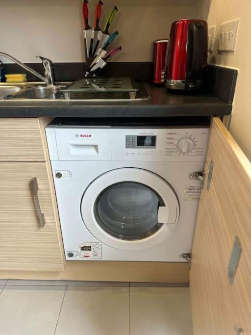 Cute Apartment Next To Colindale Station Edgware Extérieur photo